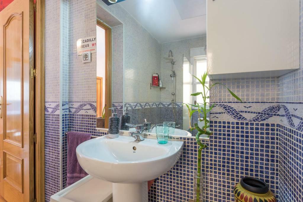 Apartamento Urgel Madrid Luaran gambar