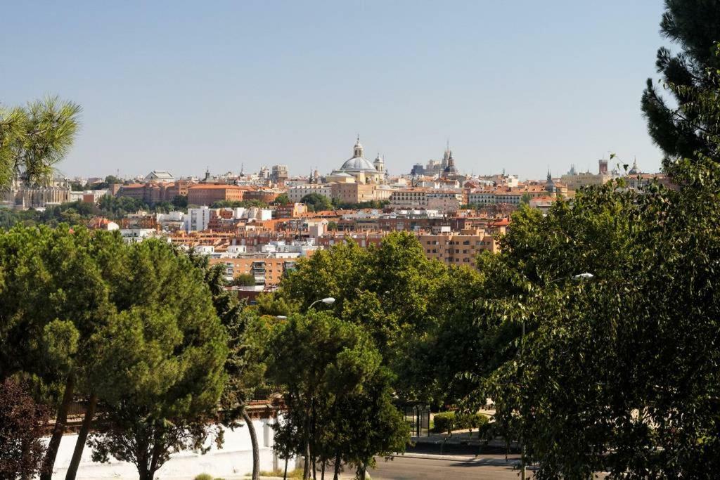 Apartamento Urgel Madrid Luaran gambar
